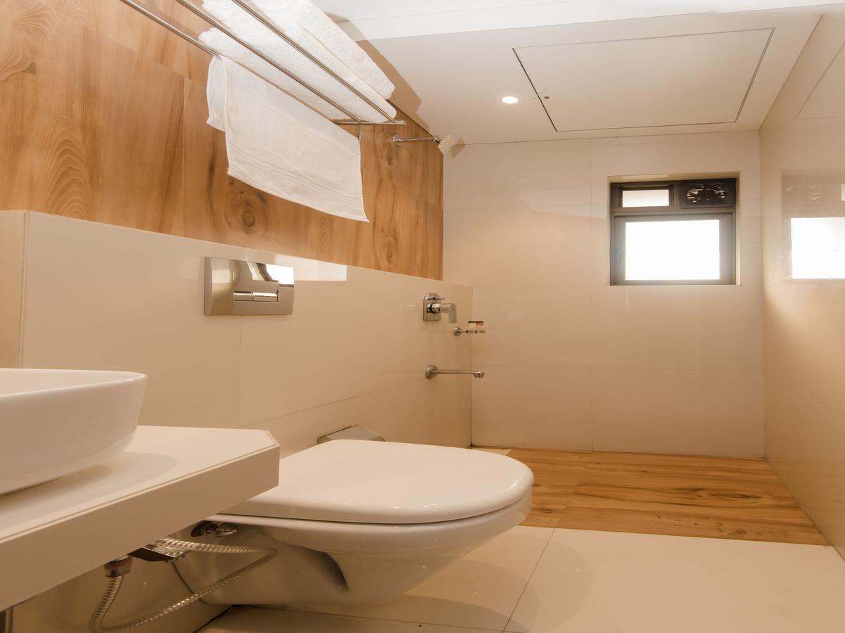 Oyo 13089 Hotel Gold Crest Navi Mumbai Extérieur photo