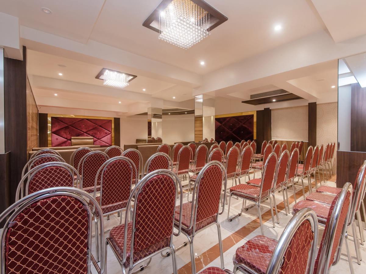 Oyo 13089 Hotel Gold Crest Navi Mumbai Extérieur photo