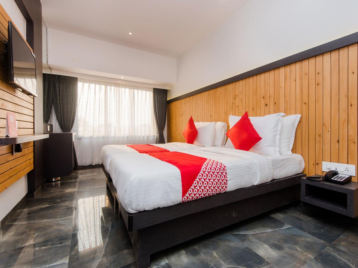 Oyo 13089 Hotel Gold Crest Navi Mumbai Extérieur photo